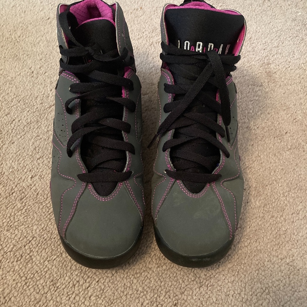 Woman’s Valentine’s Day Jordan W9/M7.5Y